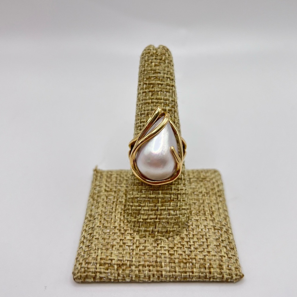 14k Solid Gold Pearl Statement Ring Size 8 Vintag… - image 1